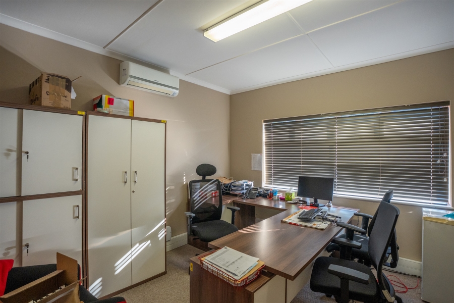 Commercial Property for Sale in Vincent Eastern Cape